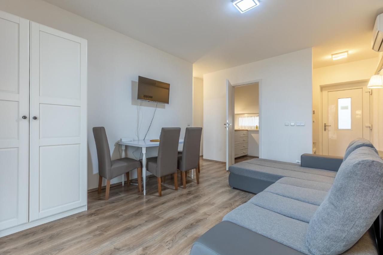 Fresh Green Wellness Apartman By Bltn Siofok Appartement Buitenkant foto